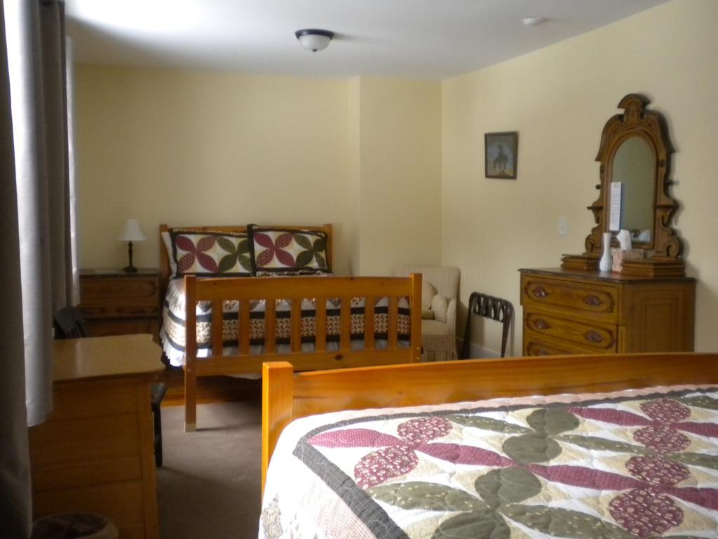 The Sterling Inn Caratunk エクステリア 写真